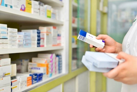 Quel est le rôle du préparateur en pharmacie ? Le CFA Pharmacie Var vous répond !